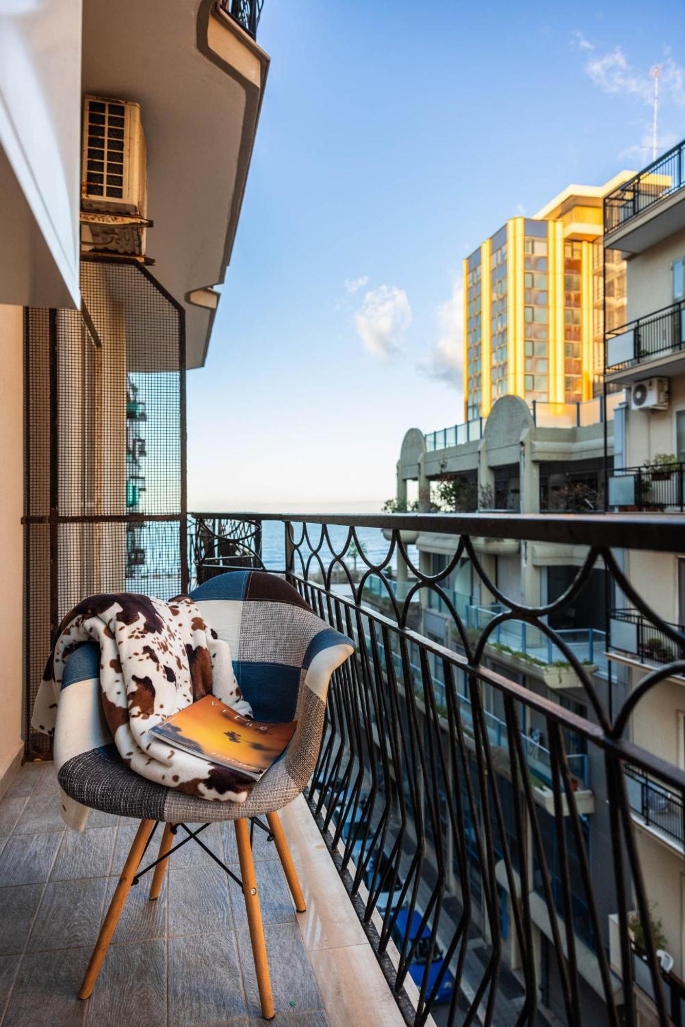 Casa Dei Visionari - Mare Apartment Bari Exterior photo
