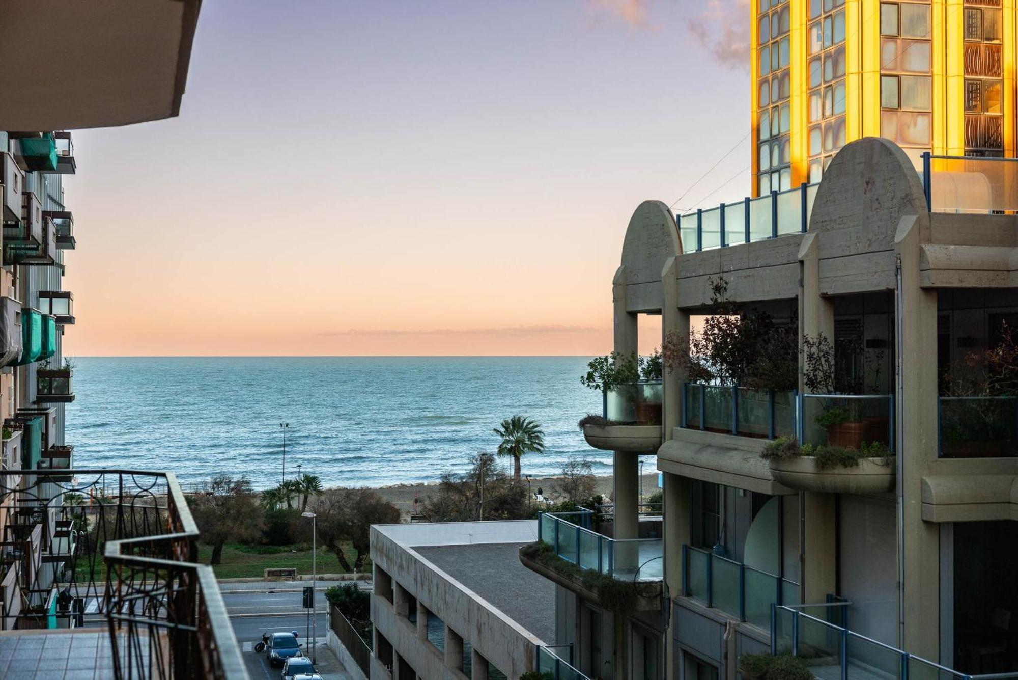 Casa Dei Visionari - Mare Apartment Bari Exterior photo